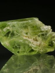 Olivín (peridot)